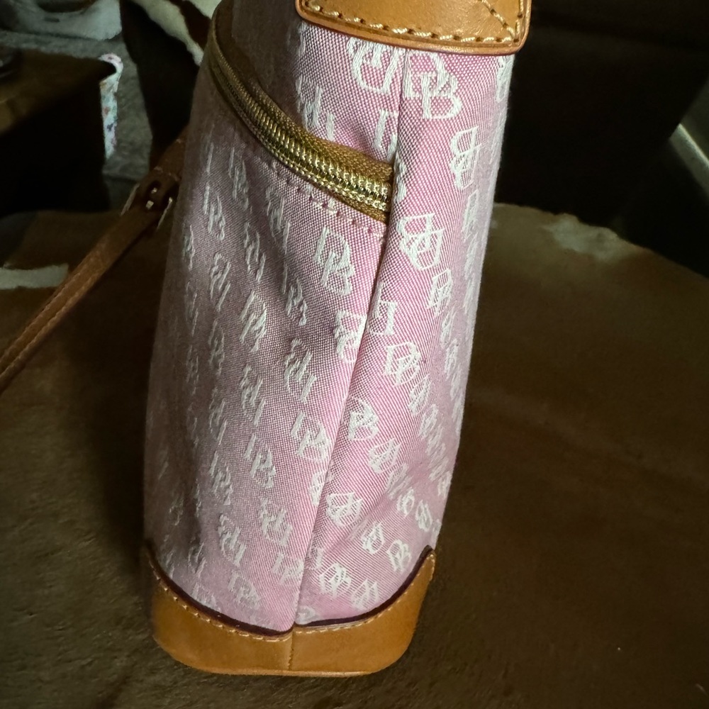 New Dooney & Bourke Pink Purse - Picture 6 of 7